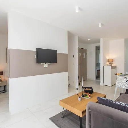 23 A Heated Pool * تروغير