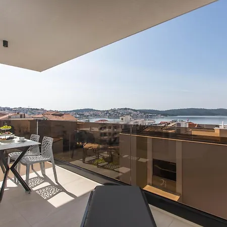 23 A Heated Pool * Trogir