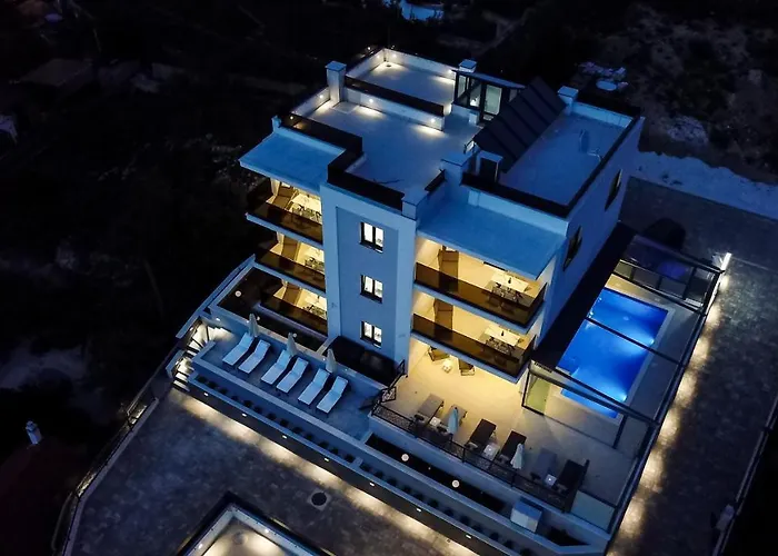 23 A Heated Pool Apartment *