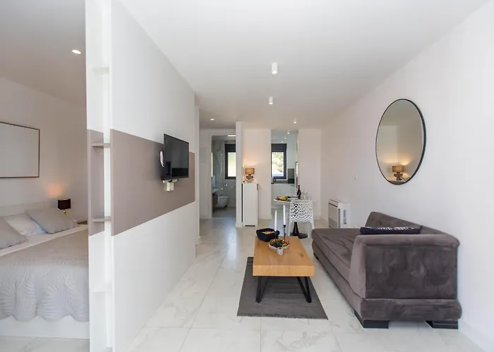 Apartment 23 A Heated Pool Trogir