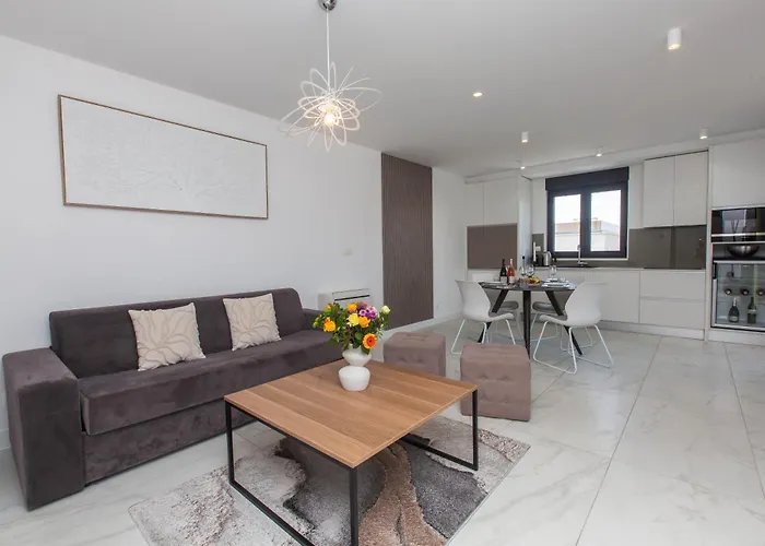 Apartment 23 A Heated Pool *