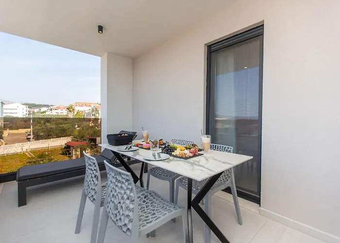 Apartment 23 A Heated Pool *