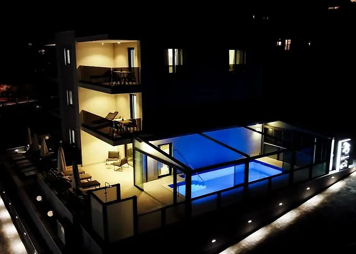 Apartment 23 A Heated Pool *