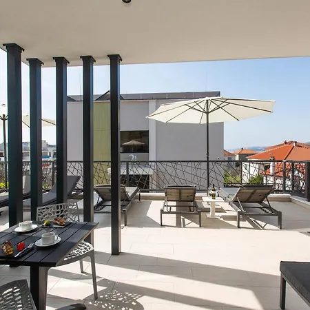 23 A Heated Pool Apartment Trogir