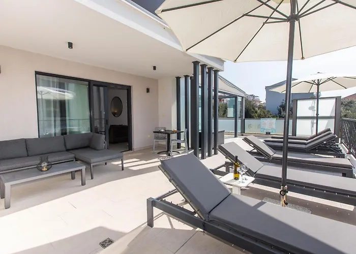 Appartement 23 A Heated Pool Trogir