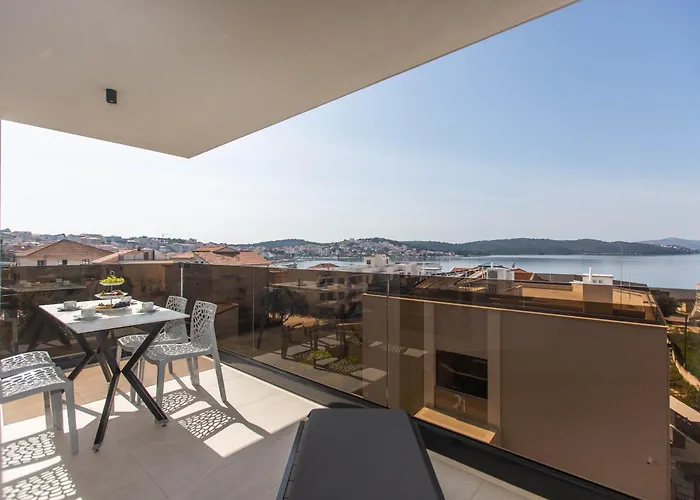 23 A Heated Pool * Trogir