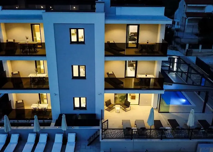 Appartement 23 A Heated Pool